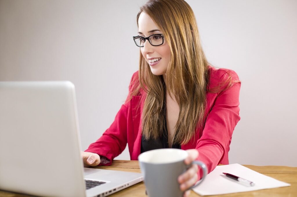 company, business, worker, autonomous, desk, laptop, smile, girl, woman, business, worker, worker, worker, worker, worker, laptop
